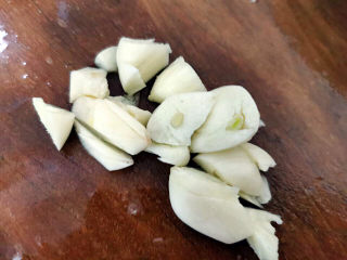 21、青椒炒牛肉,切成蒜末