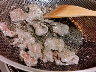 23、青椒炒牛肉,滑炒开