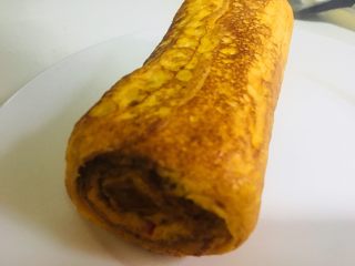 13、早餐-照烧玉子烧,放入盘中切片，1.5CM左右