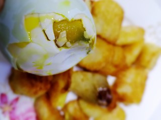 10、金沙粽子,剥咸鸭蛋黄，流油啦。