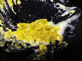 13、金沙粽子,最小火，炒翻沙。