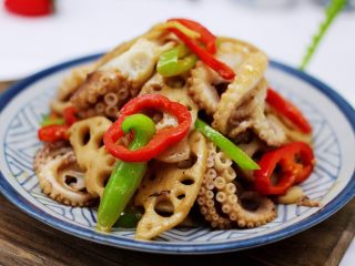 20、藕片爆桃花蛸,啦啦啦，鲜美无比又营养丰富的藕片爆桃花蛸就出锅咯。