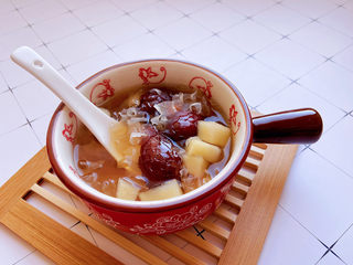 10、苹果银耳红枣汤,很好喝。