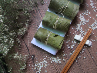 9、糯米排骨卷,吃不完的可以放入冰箱冷冻，想吃的时候拿出来整一下即可