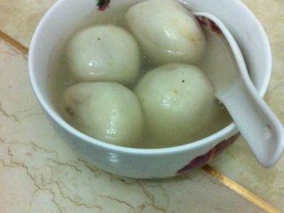 5、花生汤圆,成品上来咯 不比外面的差噢 