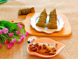 17、红豆红枣粽,成品图。