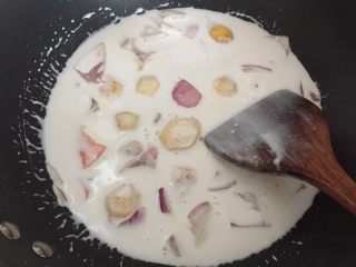 21、泰式椰浆土豆咖喱蟹,搅拌均匀