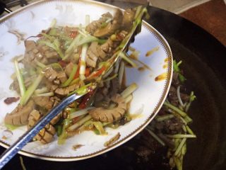 25、爆炒腰花,芡汁收汁马上起锅