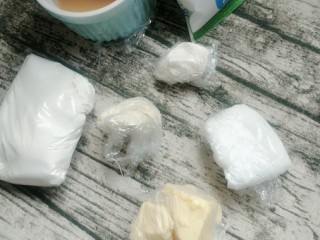 14、流心奶黄月饼,月饼皮部分