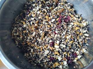 6、 广式五仁月饼蜂蜜版（不用转化糖浆）,搅拌均匀