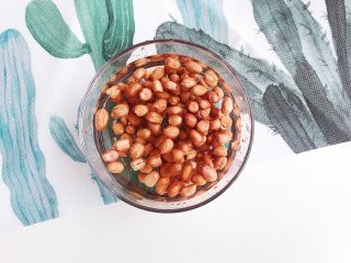 1、“粽”情于你：糯米灌鸭蛋,花生提前浸泡