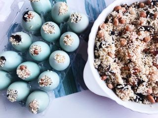 12、“粽”情于你：糯米灌鸭蛋,将所有鸭蛋灌满