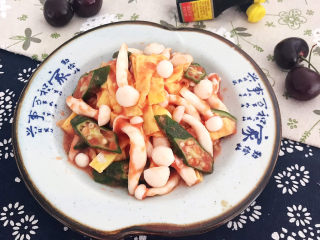 21、白玉菇炒鸡蛋,白玉菇炒鸡蛋食材丰富，健康营养，做法简单，老少皆宜~