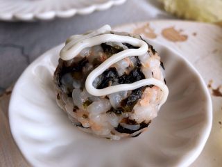 8、日式海苔饭团,成品