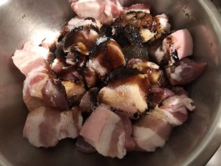 5、蛋黄肉粽,加一点糖