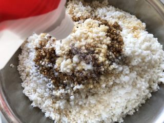 17、蛋黄肉粽,一点糖