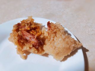 31、蛋黄肉粽,煮好的粽子