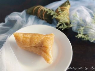 32、蛋黄肉粽,再来一张