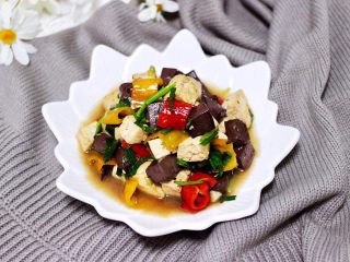 18、双椒烩双色豆腐,成品一