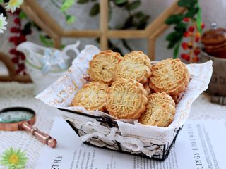 15、核桃酥,真的是酥得掉渣渣哟。