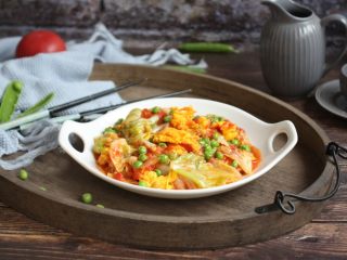 16、番茄鹅蛋炒豌豆卷心菜,成品图。