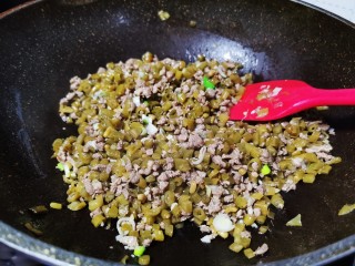 15、肉末豇豆,翻炒均匀