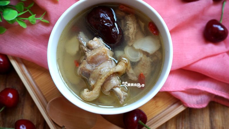 洋参枣杞鸡汤补气养神的高考餐