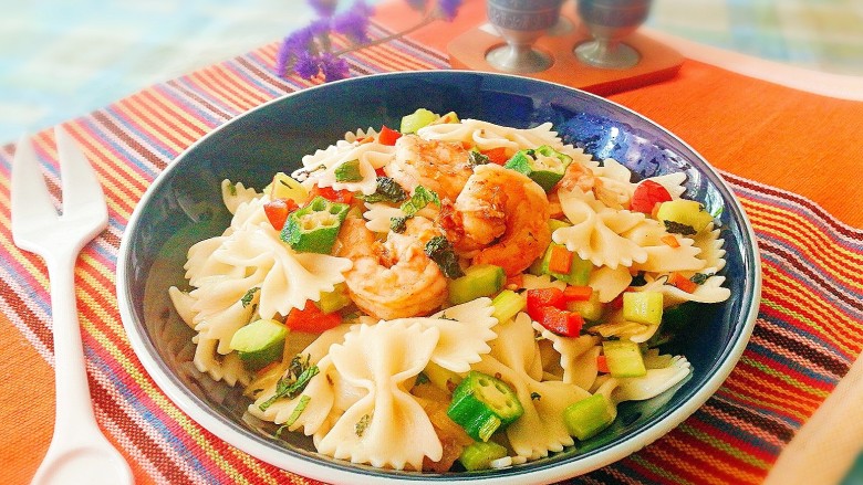 一碗面条泰式鲜虾拌面