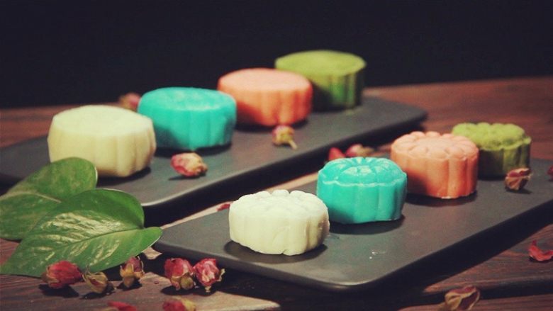 斑斓中秋独家创意冰皮儿紫薯月饼