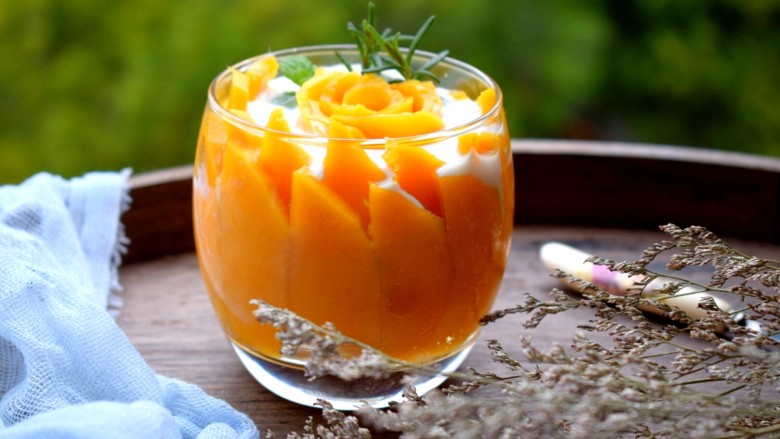 辅食计划芒果酸奶杯