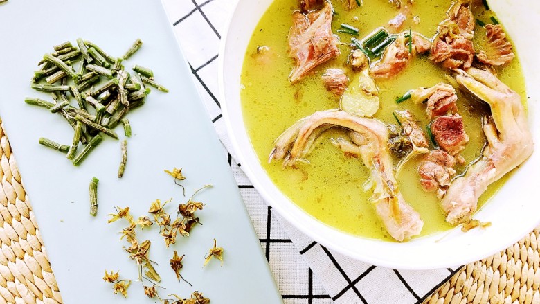 秋味儿滋阴养胃铁皮石斛番鸭汤