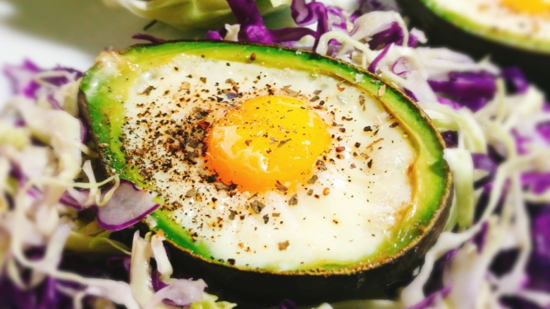 百变鸡蛋牛油果焗蛋