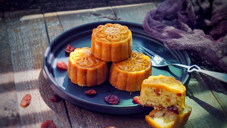 甜食椰香蔓越莓月饼