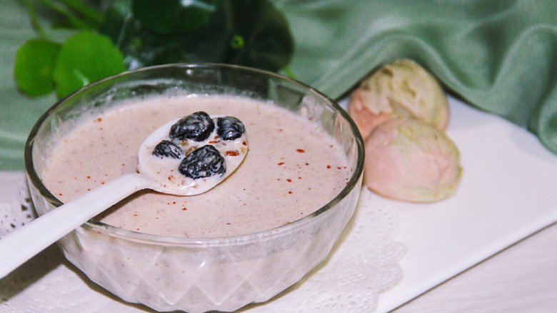 冬喝暖饮夏吃冰黑枣五仁热奶饮