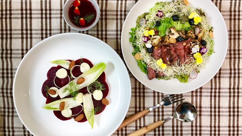 鲜花牛排沙拉甜菜坚果芝士沙拉佐女巫沙拉汁
