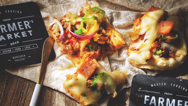 健康低脂绵软拉丝厚底披萨