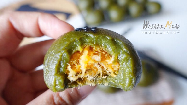 蛋黄肉松青团麦青粉版