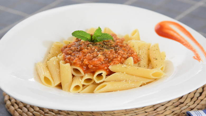 酸甜开胃、肉汁香浓这么吃都不腻的番茄肉酱通心粉