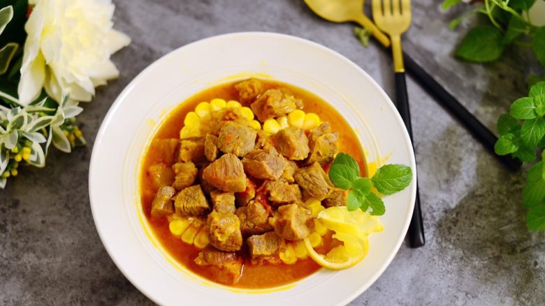 食二星座泰式酸辣汤牛腩