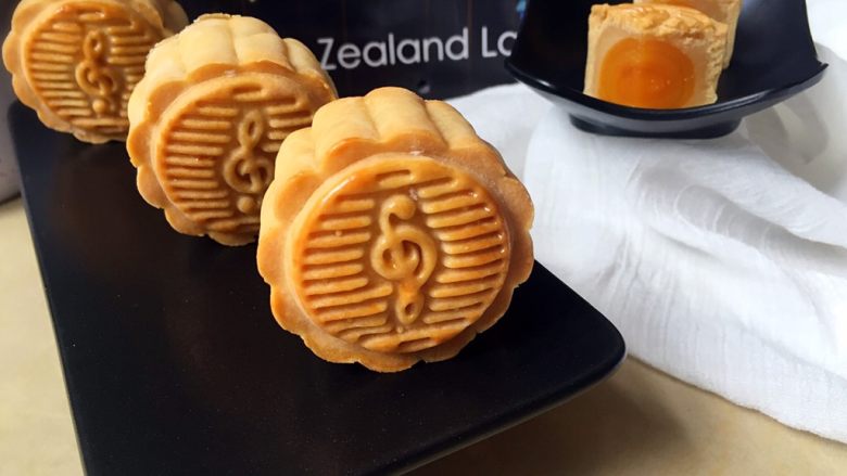 莲蓉蛋黄月饼50克