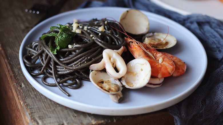 海鲜墨鱼汁意大利面