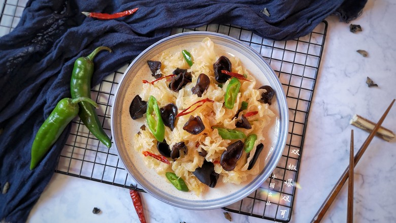 十味双椒爆双耳