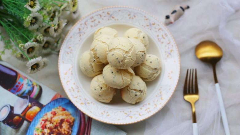 冬至美食黑芝麻麻薯包