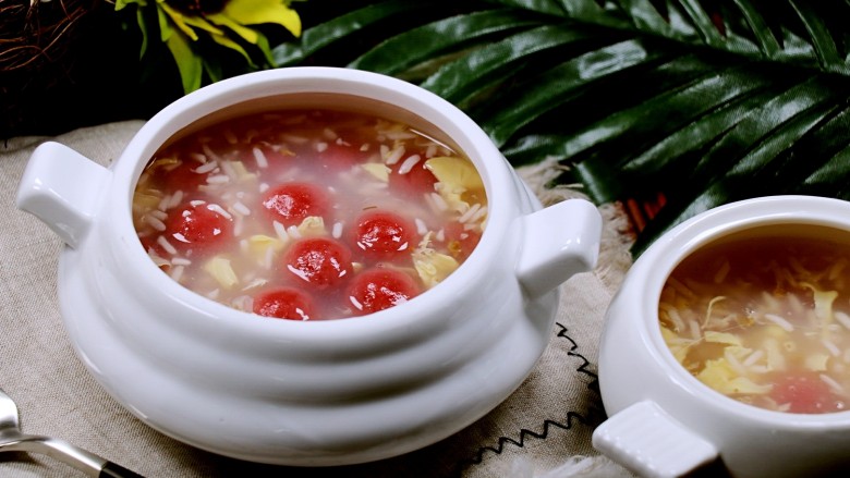 酒酿桂花粉红鸡蛋丸子