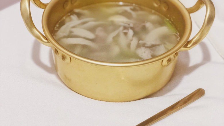 凤尾菇鲜肉汤