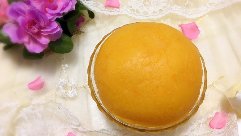 金沙奶黄馅为月饼季而准备