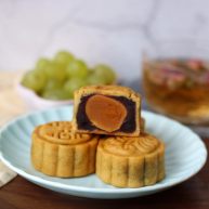 广式红豆沙蛋黄月饼