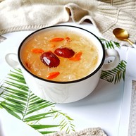 银耳莲子红枣汤