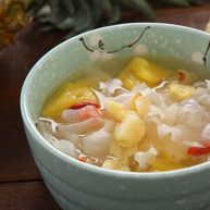 菠萝银耳羹夏季必喝的美容养颜排毒汤