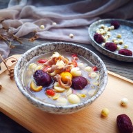 一碗汤湘莲红枣板栗猪肚汤